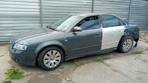 SZYBA KAROSERYJNA PRAWA TYŁ MAŁA AUDI A4 B6 SEDAN 00-04 SZYBA KAROSERYJNA PRAWA TYŁ MAŁA AUDI A4 B6 SEDAN 00-04
