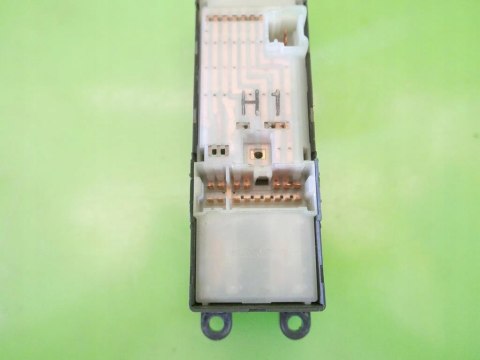PRZEŁĄCZNIK PANEL LEWY PRZÓD NISSAN X-TRAIL I T30 PRZEŁĄCZNIK PANEL LEWY PRZÓD NISSAN X-TRAIL I T30