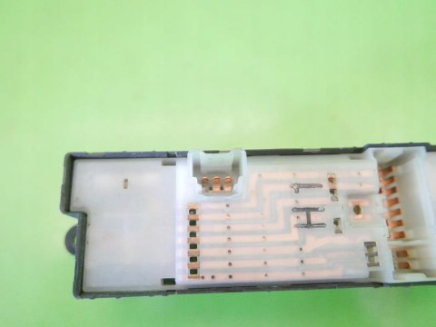 PRZEŁĄCZNIK PANEL LEWY PRZÓD NISSAN X-TRAIL I T30 PRZEŁĄCZNIK PANEL LEWY PRZÓD NISSAN X-TRAIL I T30