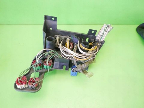 SKRZYNKA BEZPIECZNIKÓW CITROEN JUMPY I PHI 1.9 D