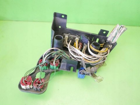 SKRZYNKA BEZPIECZNIKÓW CITROEN JUMPY I PHI 1.9 D