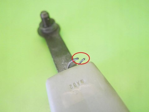 ZAPIĘCIE PASA LEWY PRZÓD NISSAN X-TRAIL I T30 00-