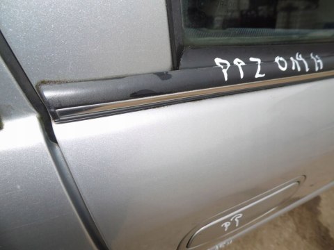 LISTWA ZGARNIAJĄCA PRAWA PRZÓD OPEL VECTRA B FL LISTWA ZGARNIAJĄCA PRAWA PRZÓD OPEL VECTRA B FL