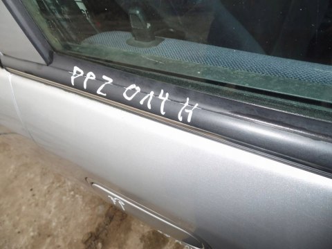 LISTWA ZGARNIAJĄCA PRAWA PRZÓD OPEL VECTRA B FL LISTWA ZGARNIAJĄCA PRAWA PRZÓD OPEL VECTRA B FL
