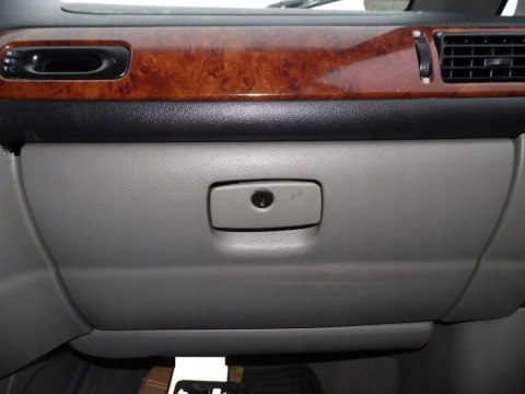 SCHOWEK PRAWY PASAŻERA Z DESKI DAEWOO TACUMA U100