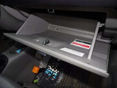 SCHOWEK PRAWY PASAŻERA Z DESKI DAEWOO TACUMA U100