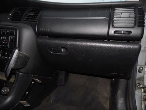 SCHOWEK Z DESKI PRAWY PASAŻERA OPEL VECTRA B FL SCHOWEK Z DESKI PRAWY PASAŻERA OPEL VECTRA B FL