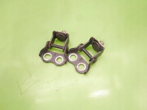 ZAWIASY KLAPY TYŁ BAGAŻNIKA TOYOTA YARIS I FL 209