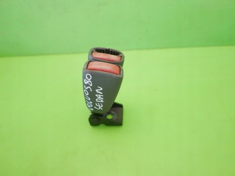 ZAPIĘCIA PASÓW TYŁ PRAWE ŚRODEK VOLVO S80 I 5D 98-