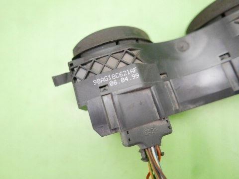 PRZEŁĄCZNIK NAWIEWU GRZANIA SZYBY FORD FOCUS MK1 PRZEŁĄCZNIK NAWIEWU GRZANIA SZYBY FORD FOCUS MK1