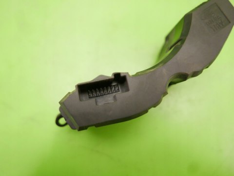 PRZEŁĄCZNIK NAWIEWU GRZANIA SZYBY FORD FOCUS MK1 PRZEŁĄCZNIK NAWIEWU GRZANIA SZYBY FORD FOCUS MK1