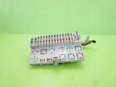 SKRZYNKA BEZPIECZNIKÓW OPEL CORSA B FL 1.0 12V 97-