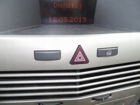 WŁĄCZNIK ŚWIATEŁ AWARYJNYCH OPEL ASTRA H III FL