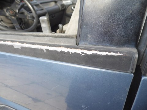 LISTWA ZGARNIAJĄCA LEWA PRZÓD MITSUBISHI PAJERO II