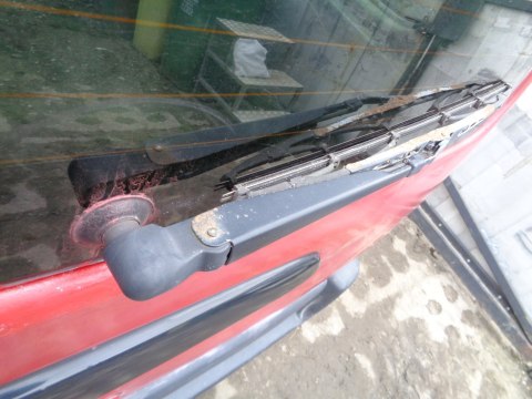 RAMIĘ WYCIERACZKI TYŁ TYLNEJ PEUGEOT PARTNER I 96- RAMIĘ WYCIERACZKI TYŁ TYLNEJ PEUGEOT PARTNER I 96-