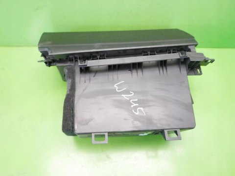 SCHOWEK PRAWY PASAŻERA Z DESKI MERCEDES W245 B180