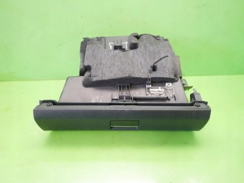 SCHOWEK PRAWY PASAŻERA Z DESKI MERCEDES W245 B180