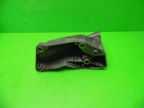 ŁAPA WSPORNIK SILNIKA 8D0199307J VW PASSAT B5 1.6