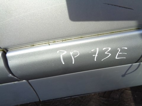 LISTWA DRZWIOWA PRAWA PRZÓD MERCEDES W210 SEDAN LISTWA DRZWIOWA PRAWA PRZÓD MERCEDES W210 SEDAN