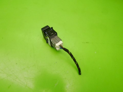 PRZEŁĄCZNIK GRZANIA FOTELA NISSAN QASHQAI II J11