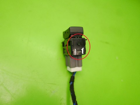PRZEŁĄCZNIK GRZANIA FOTELA NISSAN QASHQAI II J11