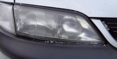 LAMPA REFLEKTOR PRAWA PRZÓD OPEL VECTRA B CARELLO