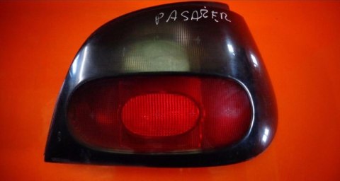 LAMPA TYŁ TYLNA PRAWA RENAULT MEGANE I HB 5D 95-99