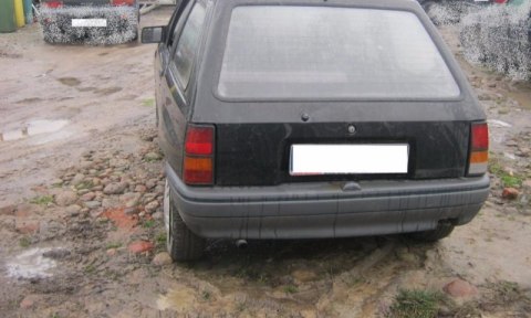 SZYBA TYLNA TYL TYLNEJ KLAPY OPEL CORSA A HB 82-93