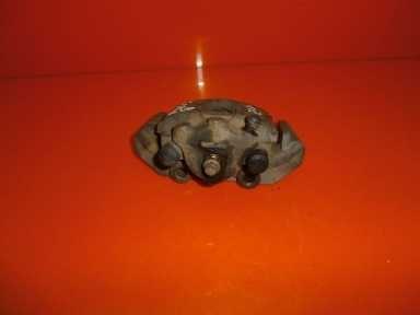 ZACISK HAMULCOWY PRAWY PRZÓD OPEL CORSA B 1.2 8V