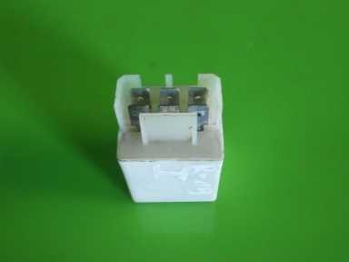 PRZEKAŹNIK RENAULT 19 I G. CARTIER 02481