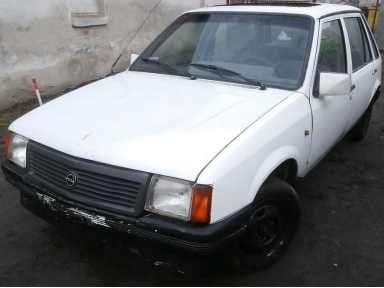 SZYBA CZOŁOWA PRZEDNIA PRZÓD OPEL CORSA A 82-93 SZYBA CZOŁOWA PRZEDNIA PRZÓD OPEL CORSA A 82-93