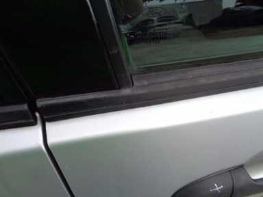 LISTWA ZGARNIAJĄCA PRAWA PRZÓD FORD FOCUS MK1 5D LISTWA ZGARNIAJĄCA PRAWA PRZÓD FORD FOCUS MK1 5D