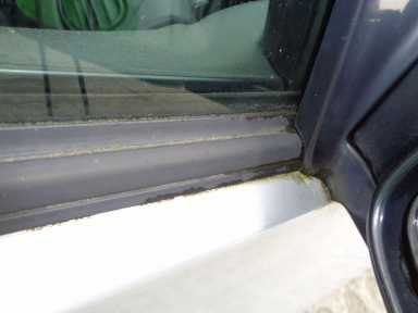 LISTWA ZGARNIAJĄCA PRAWA PRZÓD FORD FOCUS MK1 5D LISTWA ZGARNIAJĄCA PRAWA PRZÓD FORD FOCUS MK1 5D