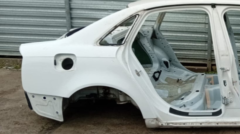 Błotnik poszycie prawy tył LB9A SEAT EXEO I 3R SEDAN 11-13 Błotnik poszycie prawy tył LB9A SEAT EXEO I 3R SEDAN 11-13