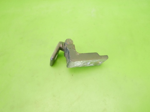 Zawias drzwi prawy przód dół Z168 OPEL CORSA D 06-11