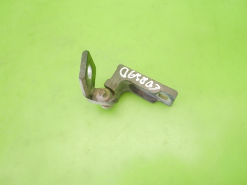 Zawias drzwi prawy przód dół Z168 OPEL CORSA D 06-11