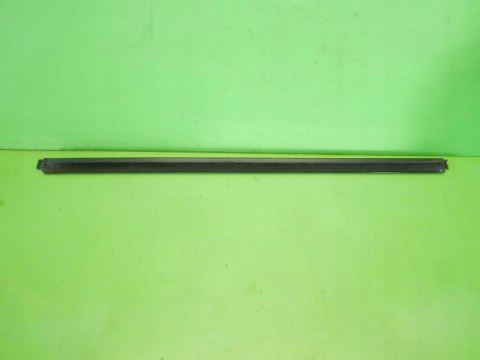 LISTWA ZGARNIAJĄCA PRAWA PRZÓD FIAT PUNTO I 5D 93-