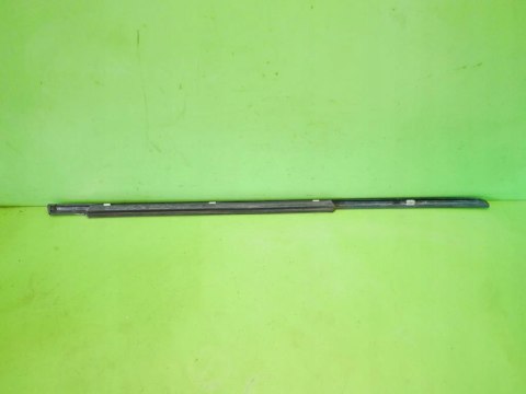 LISTWA ZGARNIAJĄCA LEWA TYŁ MERCEDES W211 SEDAN