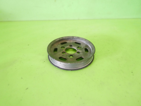 Koło pompy wspomagania 038145255D VW PASSAT B5 FL 1.9 TDI 00-05 Koło pompy wspomagania 038145255D VW PASSAT B5 FL 1.9 TDI 00-05