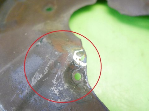 TARCZA KOTWICZNA LEWA TYŁ AUDI A4 B7 2.0 TDI 04-08