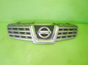 Grill atrapa logo znaczek emblemat przód NISSAN QASHQAI I J10 06-09