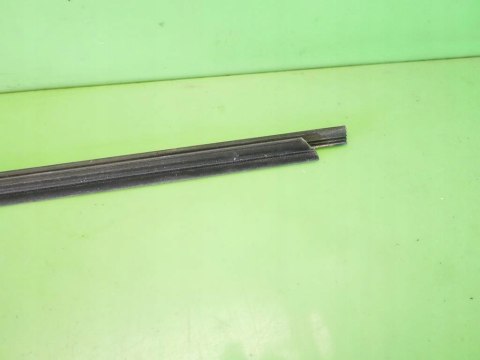 LISTWA ZGARNIAJĄCA PRAWA PRZÓD LANCIA MUSA I FL