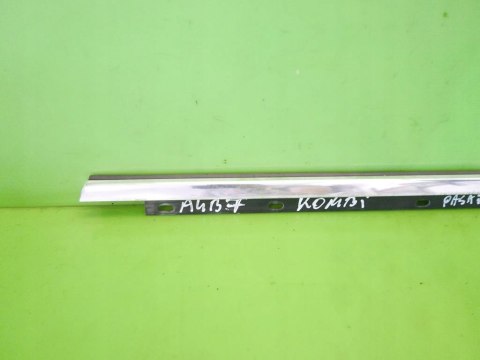 LISTWA ZGARNIAJĄCA PRAWA TYŁ AUDI A4 B7 KOMBI 04-