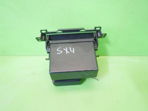 Schowek zapalniczka przód SUZUKI SX4 I EY HB 06-09 Schowek zapalniczka przód SUZUKI SX4 I EY HB 06-09