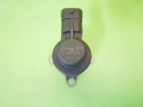 Zawór czujnik regulator paliwa 0928400607 SUZUKI SX4 I EY 1.6 DDIS 06- Zawór czujnik regulator paliwa 0928400607 SUZUKI SX4 I EY 1.6 DDIS 06-