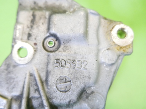 Łapa pompy wtryskowej 505932 SUZUKI SX4 I EY 1.6 DDIS 06-09