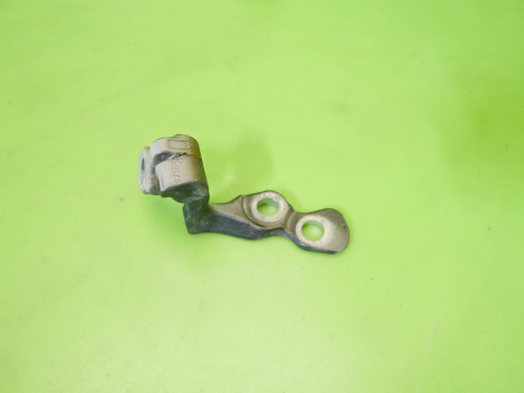 Zawias drzwiowy prawy przód dół F3 FORD FOCUS MK2 FL 07-11 Zawias drzwiowy prawy przód dół F3 FORD FOCUS MK2 FL 07-11