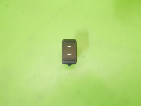 Przełącznik szyby prawy przód 7M5T14529AA FORD FOCUS MK2 FL 07-11 Przełącznik szyby prawy przód 7M5T14529AA FORD FOCUS MK2 FL 07-11