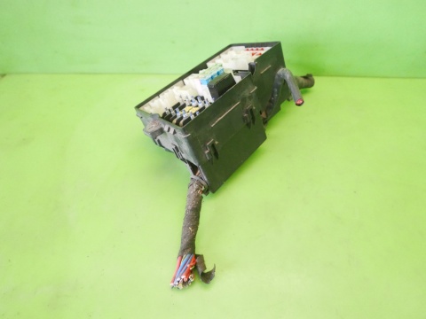 Skrzynka bezpieczników 3M5T14A067BC FORD FOCUS MK2 FL 1.6 16V 07-11