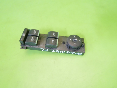 Przełącznik panel szyb lewy przód 8M5T14A132AC FORD FOCUS MK2 FL 07-11 Przełącznik panel szyb lewy przód 8M5T14A132AC FORD FOCUS MK2 FL 07-11